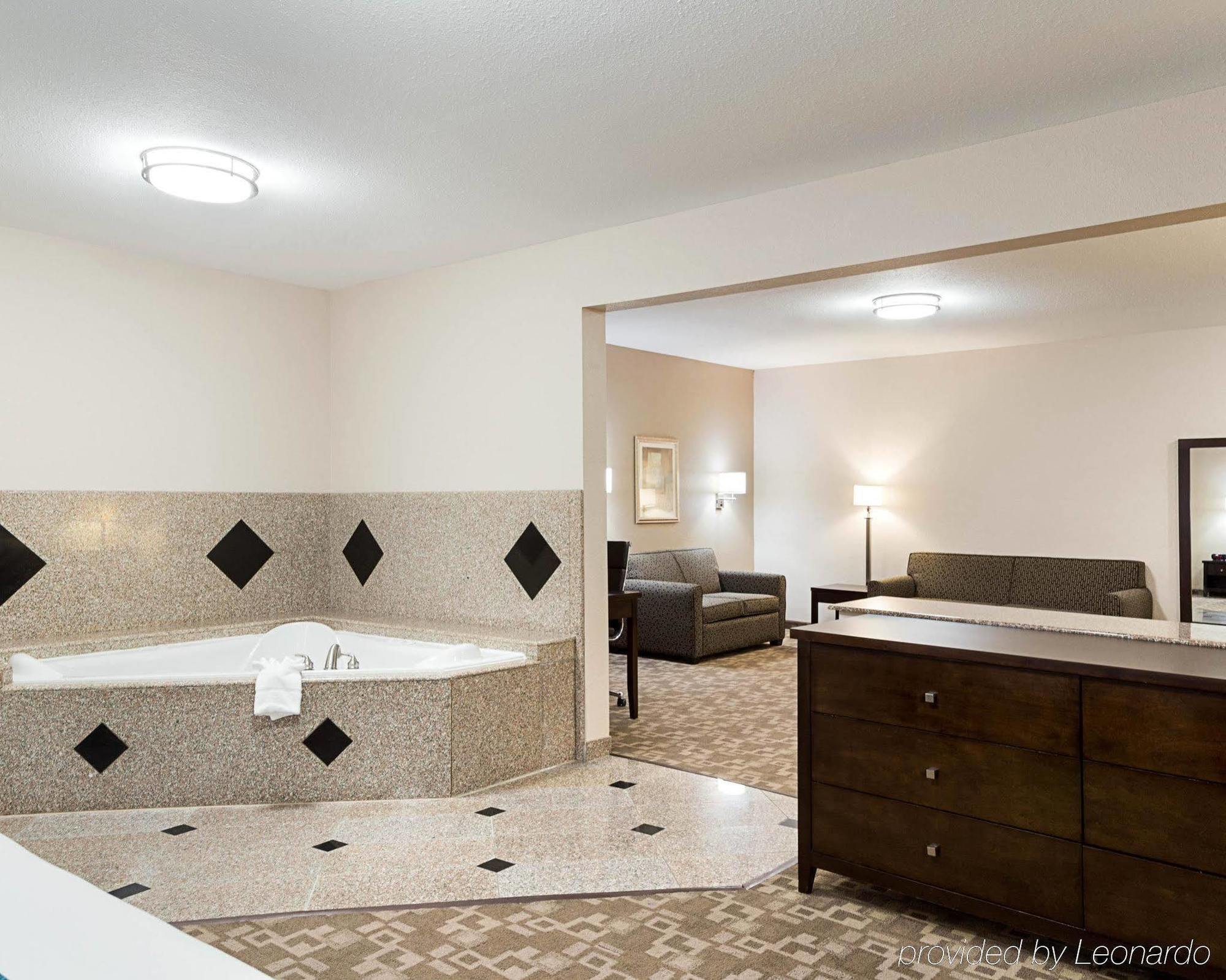 Suburban Extended Stay La Place Exterior photo
