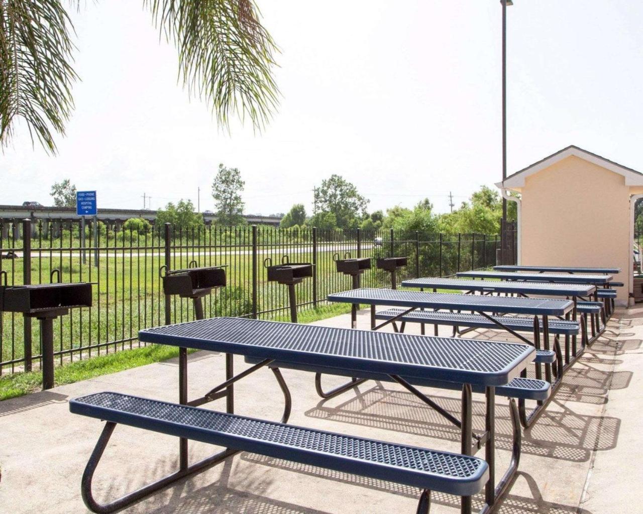 Suburban Extended Stay La Place Exterior photo